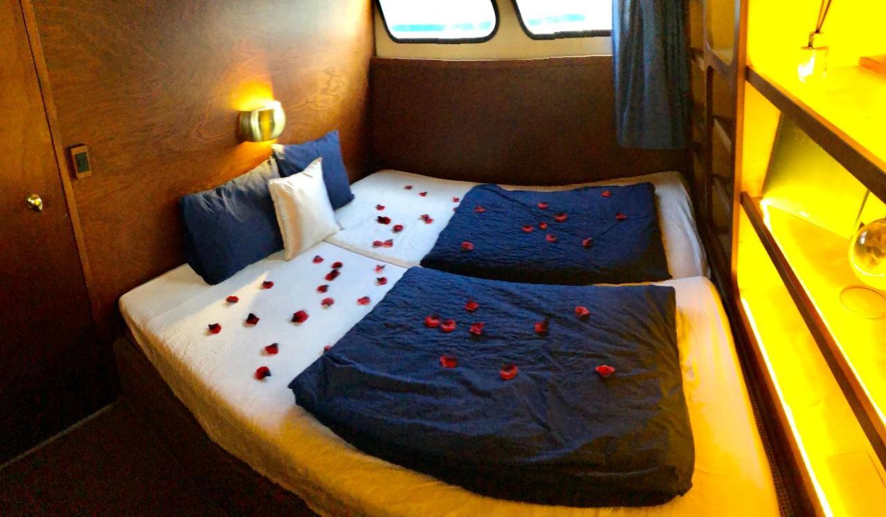 HOMEBOAT-bateau hôtel Genève Extérieur photo