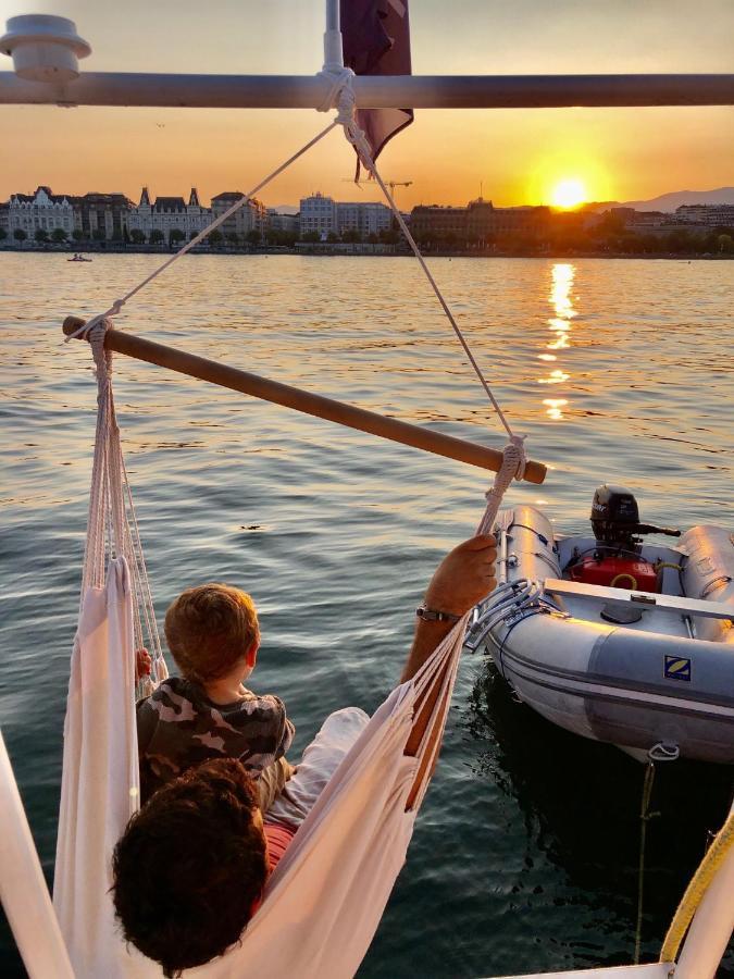 HOMEBOAT-bateau hôtel Genève Extérieur photo