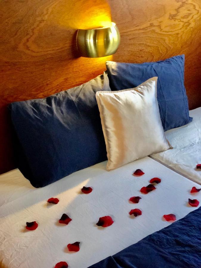 HOMEBOAT-bateau hôtel Genève Extérieur photo