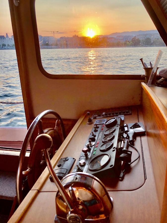 HOMEBOAT-bateau hôtel Genève Extérieur photo