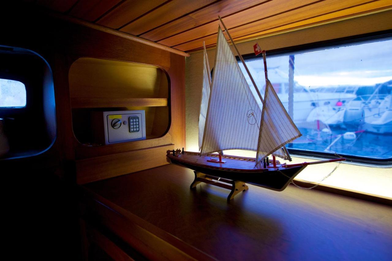 HOMEBOAT-bateau hôtel Genève Extérieur photo
