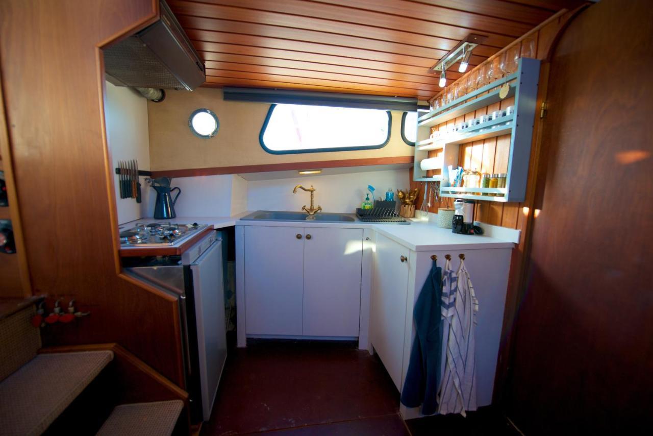 HOMEBOAT-bateau hôtel Genève Extérieur photo